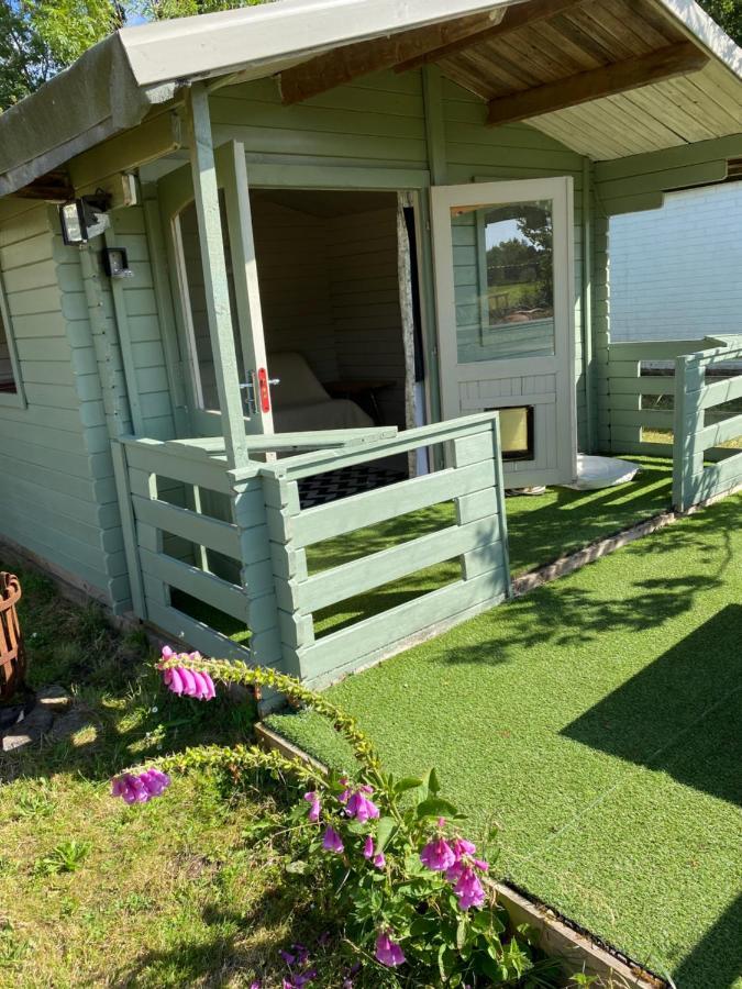 Holly Tree Cottage - 3 Bedrooms And Large Garden With Optional Glamping Double Outside Lymington Exterior foto